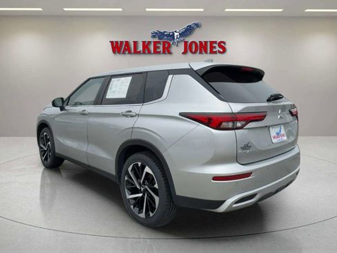 Used 2024 Mitsubishi Outlander SE image 13