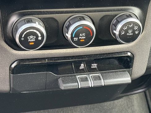 Used 2021 RAM 1500 Big Horn AWD/4WD image 26