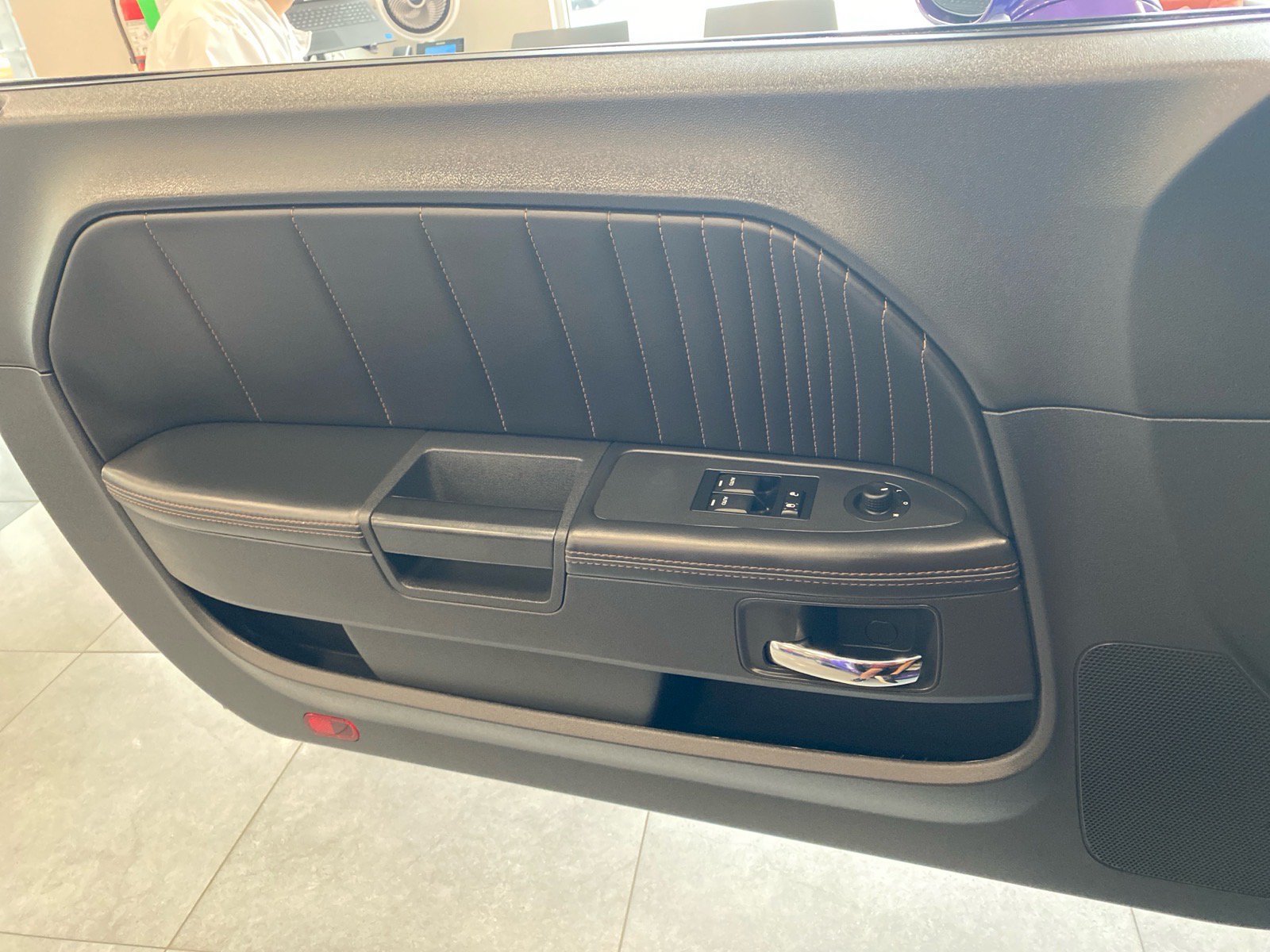 Used 2014 Dodge Challenger R/T RWD image 19