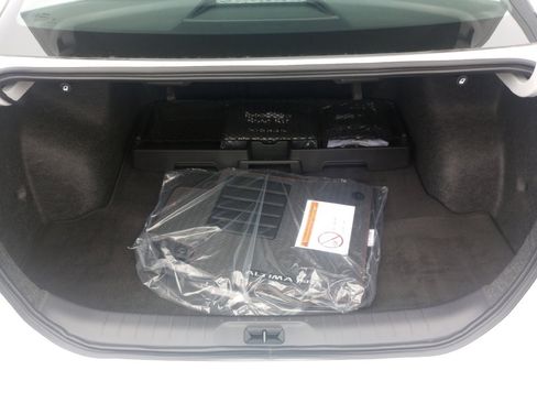 New 2025 Nissan Altima 2.5 SR image 15