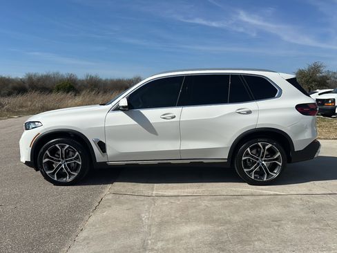 Used 2026 BMW X5 sDrive40i w/ Premium Package image 5