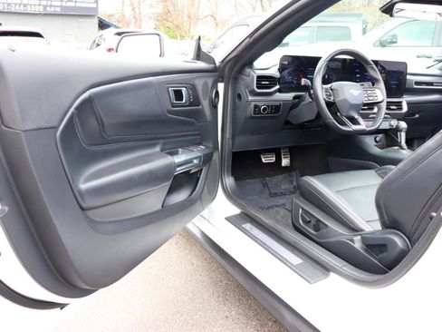 Used 2025 Ford Mustang Premium image 10