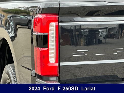 Used 2024 Ford F250 Lariat w/ Lariat Ultimate Package AWD/4WD image 42