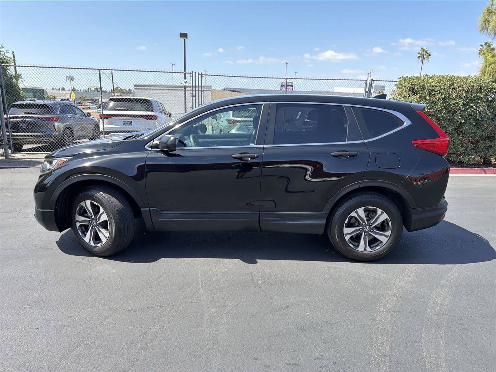 Used 2017 Honda CR-V LX image 3