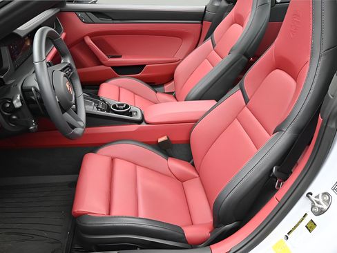 Certified 2025 Porsche 911 Targa 4 GTS AWD/4WD image 6