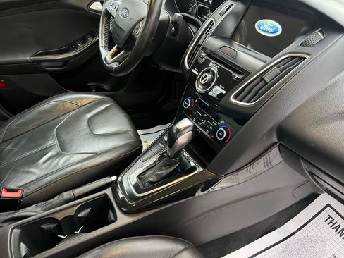 Used 2016 Ford Focus Titanium w/ Titanium Technology Package FWD image 18