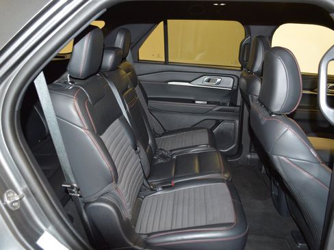 Certified 2025 Ford Explorer ST-Line w/ ST-Line Street Pack AWD/4WD image 12