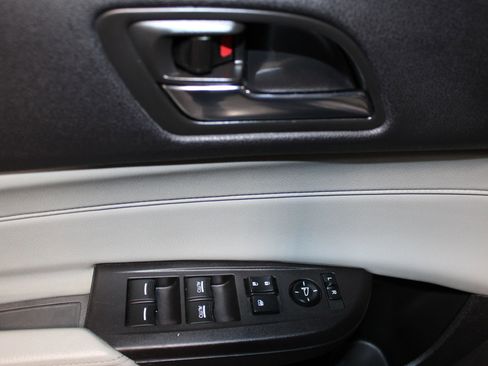 Used 2017 Acura ILX FWD image 9
