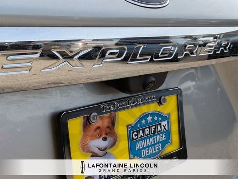 Used 2023 Ford Explorer XLT w/ Equipment Group 202A image 10