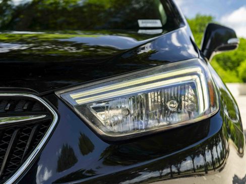 Used 2018 Buick Encore Preferred w/ Experience Buick Package FWD image 11