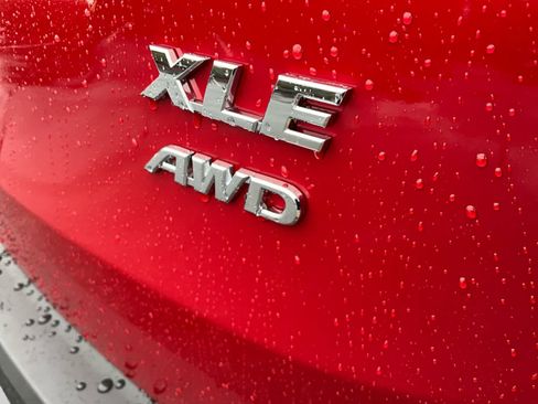 Used 2015 Toyota RAV4 XLE AWD/4WD image 17