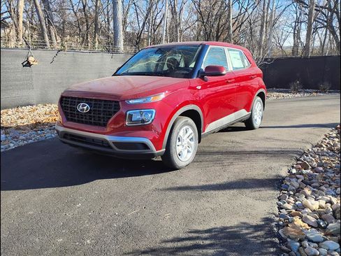 New 2026 Hyundai Venue SE image 4