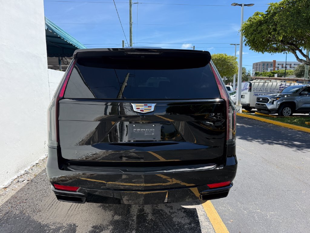 Used 2022 Cadillac Escalade ESV Sport RWD image 5