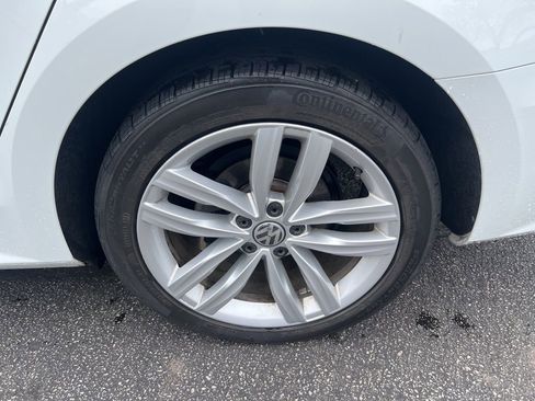 Used 2019 Volkswagen Passat 2.0T Wolfsburg w/ Wheels & Sunroof Package FWD image 10