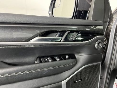 Used 2022 Jeep Wagoneer Series I AWD/4WD image 15