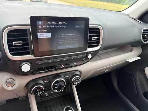 New 2026 Hyundai Venue SEL FWD image 28