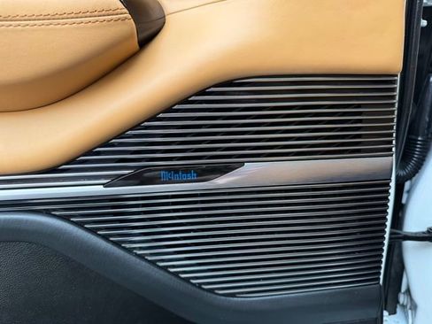 Used 2023 Jeep Grand Wagoneer Series III image 16