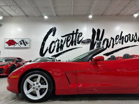 Used 2005 Chevrolet Corvette Convertible w/ Preferred Equipment Group RWD image 6