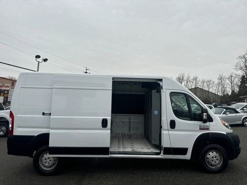 Used 2019 RAM ProMaster 2500 w/ Interior Convenience Group image 18