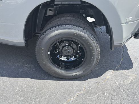 New 2026 RAM 3500 Laramie AWD/4WD image 23