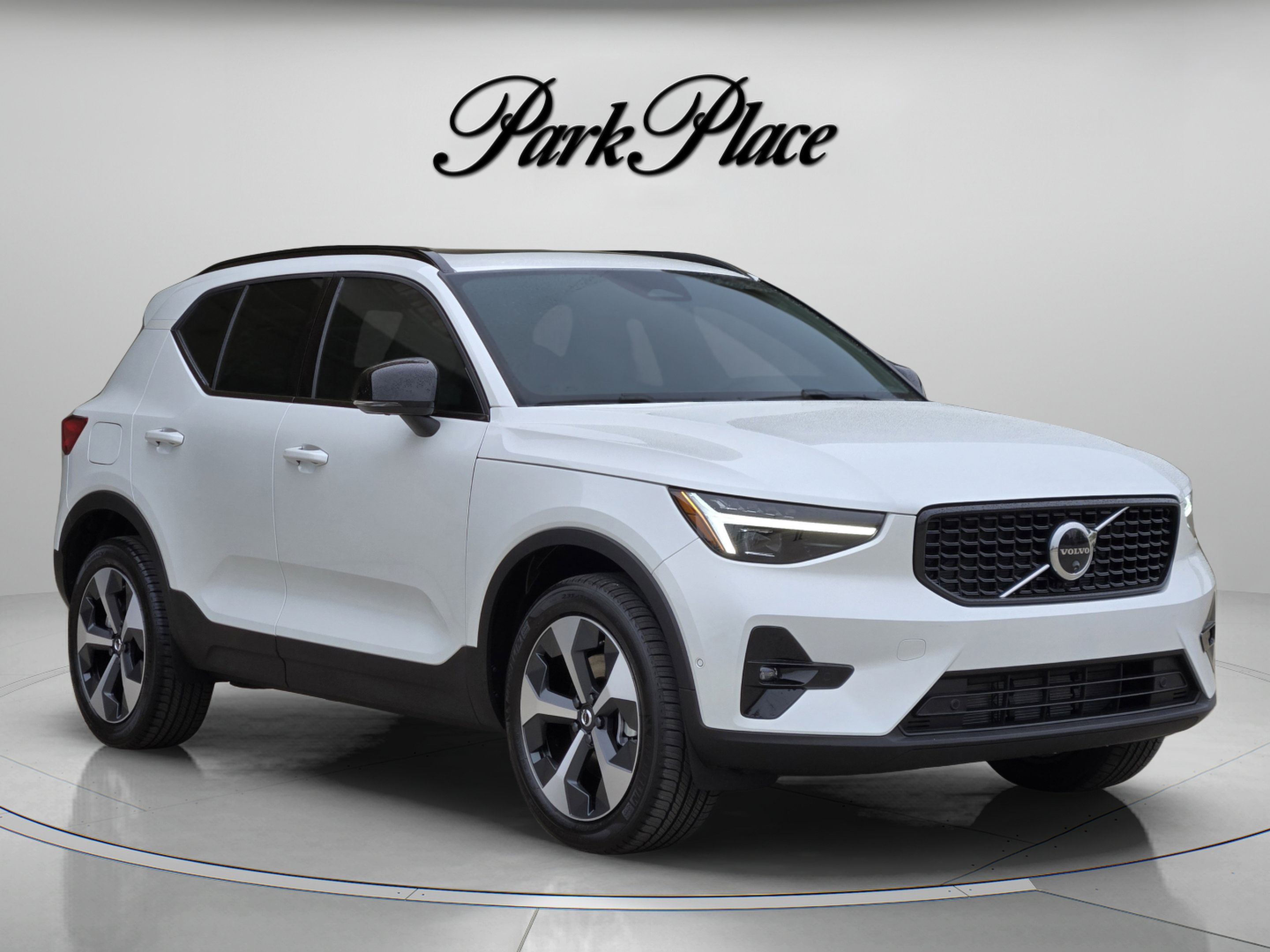 Used 2026 Volvo XC40 B5 Plus w/ Protection Package Premier AWD/4WD image 8