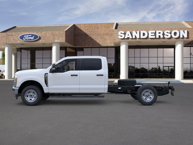 New 2025 Ford F350 XL w/ XL Chrome Package AWD/4WD image 4
