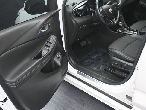 Used 2022 Buick Encore GX Select w/ Sport Touring Package FWD image 10