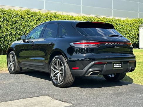 Used 2026 Porsche Macan AWD/4WD image 3
