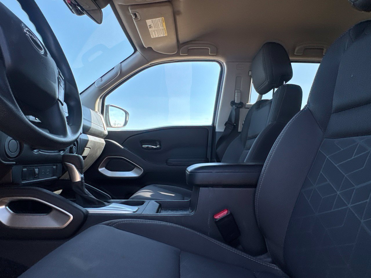 Used 2025 Nissan Frontier SV RWD image 42