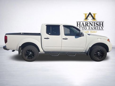 Used 2017 Nissan Frontier SV AWD/4WD image 8