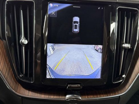 Used 2023 Volvo XC60 B5 Plus image 7