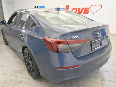 Used 2025 Honda Civic Sport image 3