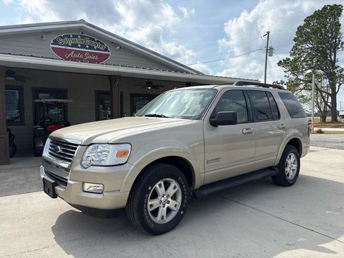 Used 2007 Ford Explorer XLT image 1