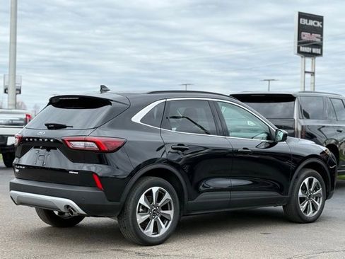 Used 2025 Ford Escape Platinum image 36