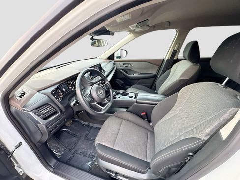 Used 2023 Nissan Rogue SV image 17