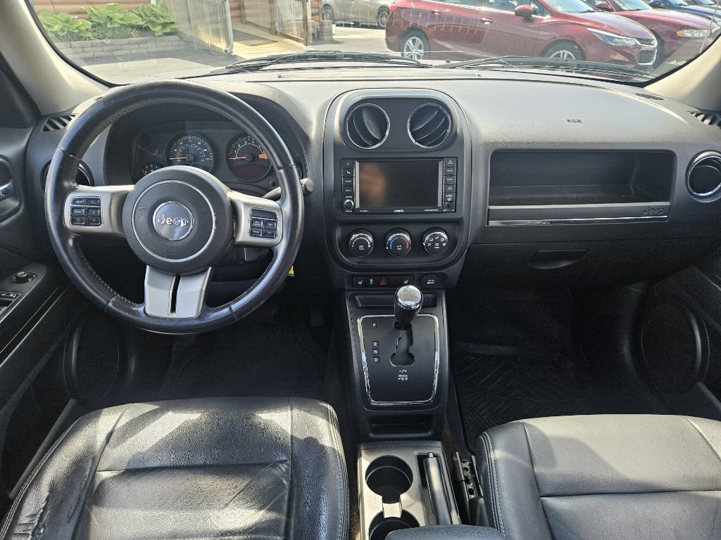 Used 2015 Jeep Patriot High Altitude AWD/4WD image 10