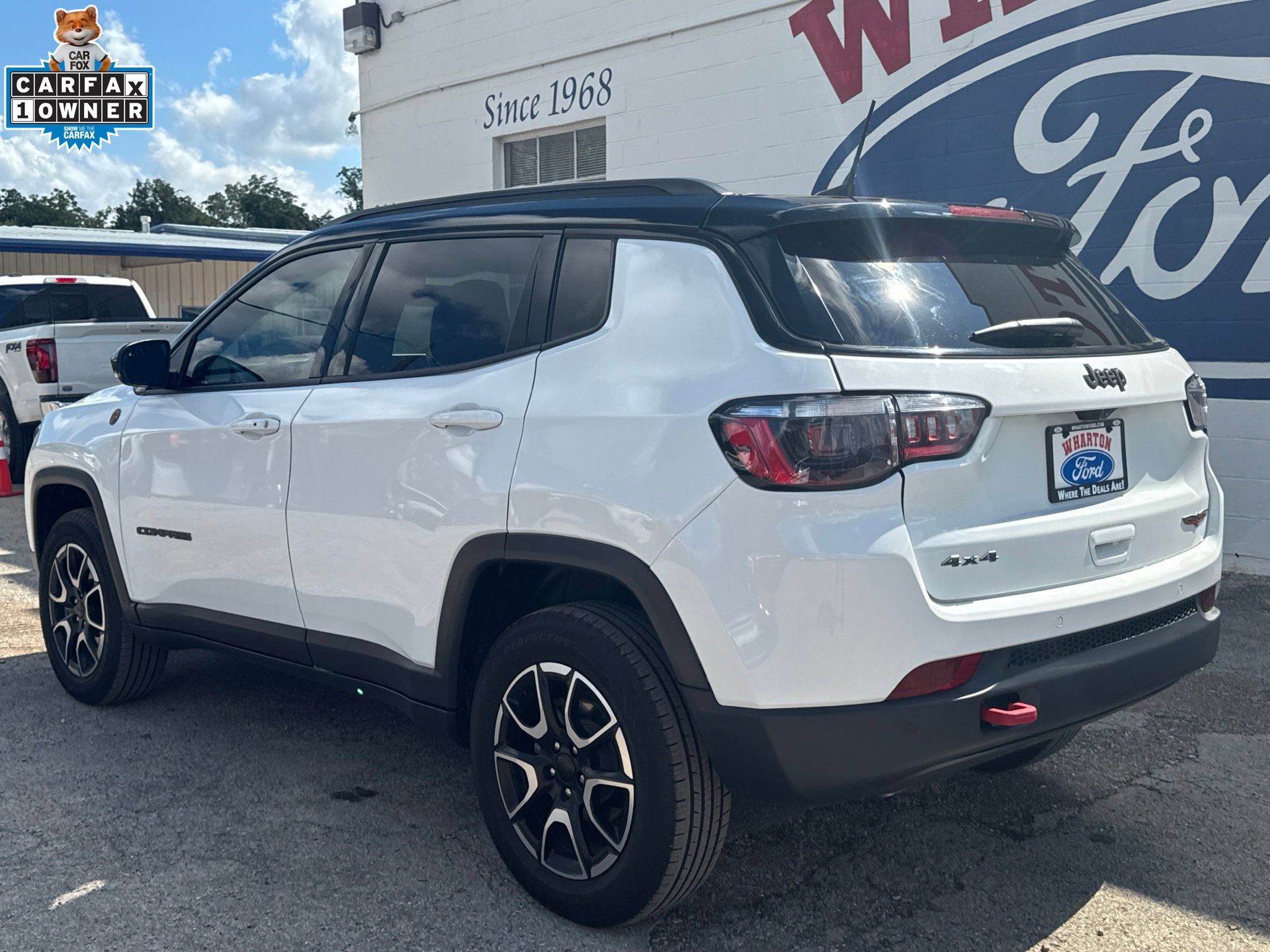 Used 2024 Jeep Compass Trailhawk AWD/4WD image 3