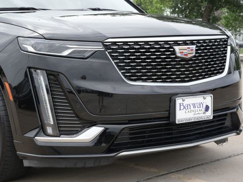 Used 2024 Cadillac XT6 Luxury FWD image 30