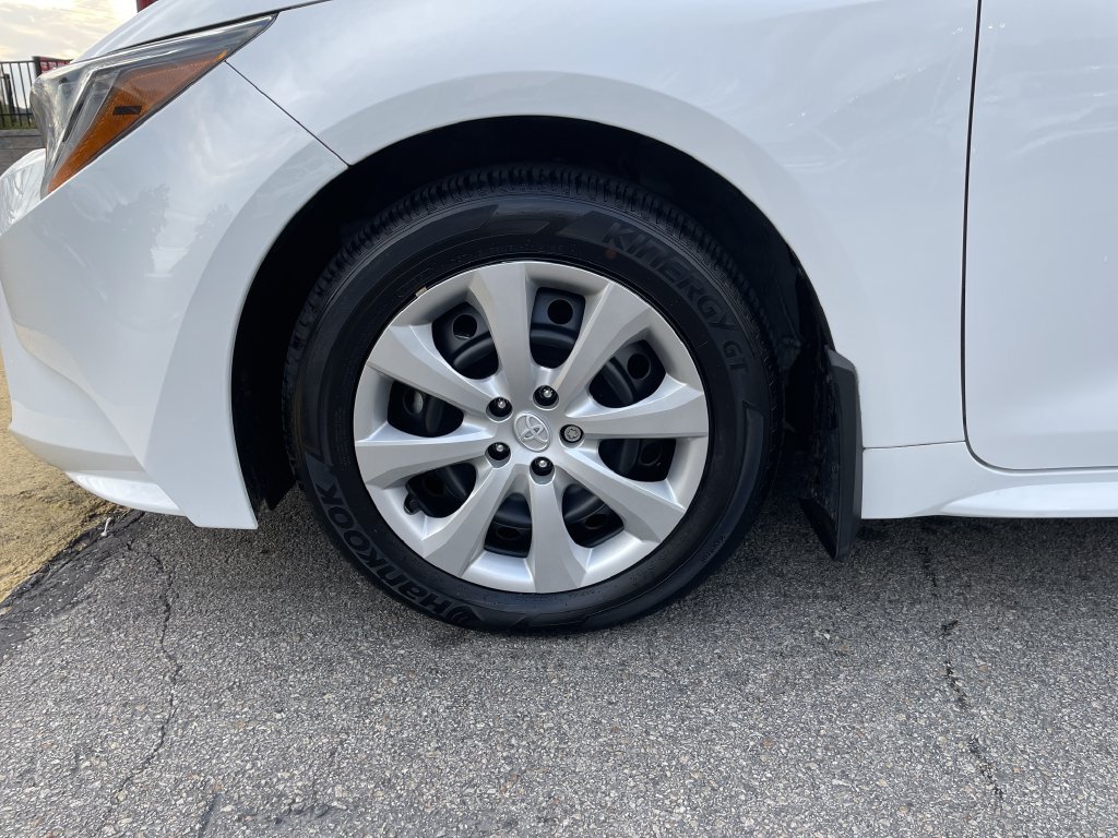 Certified 2024 Toyota Corolla LE FWD image 9