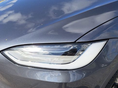 Used 2021 Tesla Model X Performance image 8