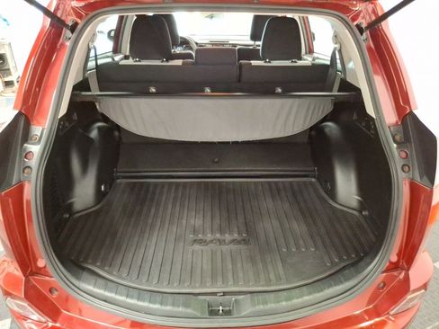 Used 2018 Toyota RAV4 XLE image 11