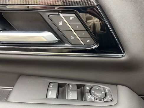 New 2026 GMC Yukon Elevation image 8