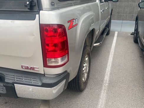 Used 2007 GMC Sierra 2500 SLT w/ Entertainment Package RWD image 3