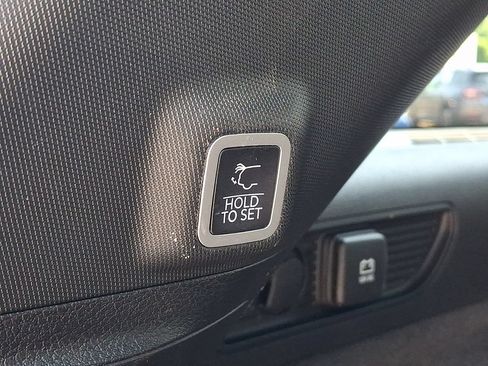 Used 2023 Jeep Grand Cherokee Summit AWD/4WD image 32