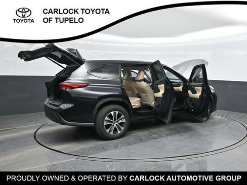 Used 2023 Toyota Highlander XLE image 50