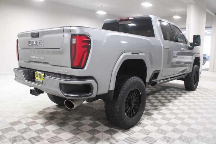 Used 2024 GMC Sierra 2500 Denali Ultimate AWD/4WD image 9