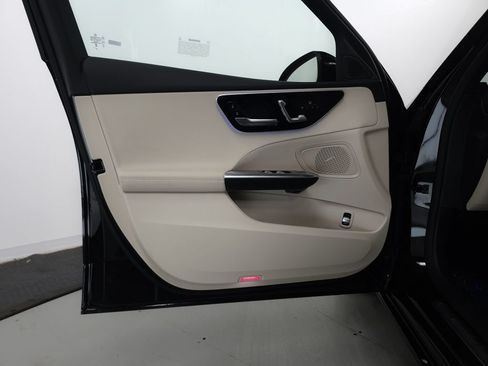 Certified 2026 Mercedes-Benz C 300 4MATIC Sedan image 5