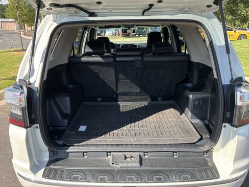 Used 2017 Toyota 4Runner Limited AWD/4WD image 32