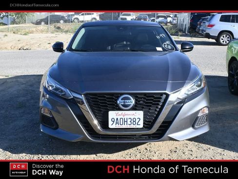 Used 2022 Nissan Altima 2.5 SR image 2