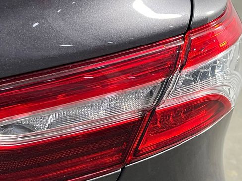 Used 2020 Toyota Camry XLE image 30